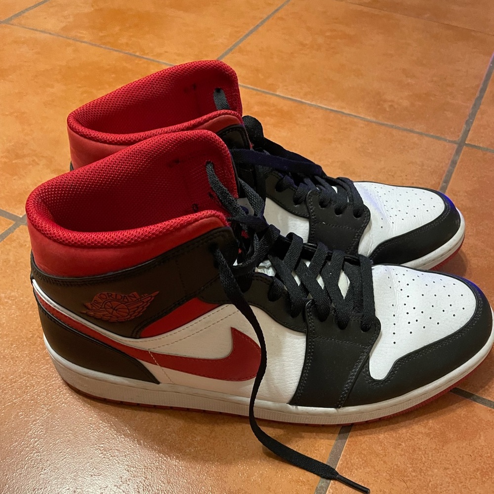 nike jordans
